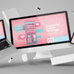 ピンクの画面のPCほかガジェット