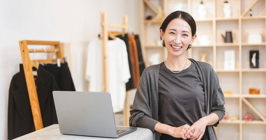 女性WEBデザイナー