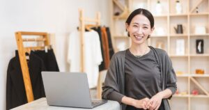 女性WEBデザイナー